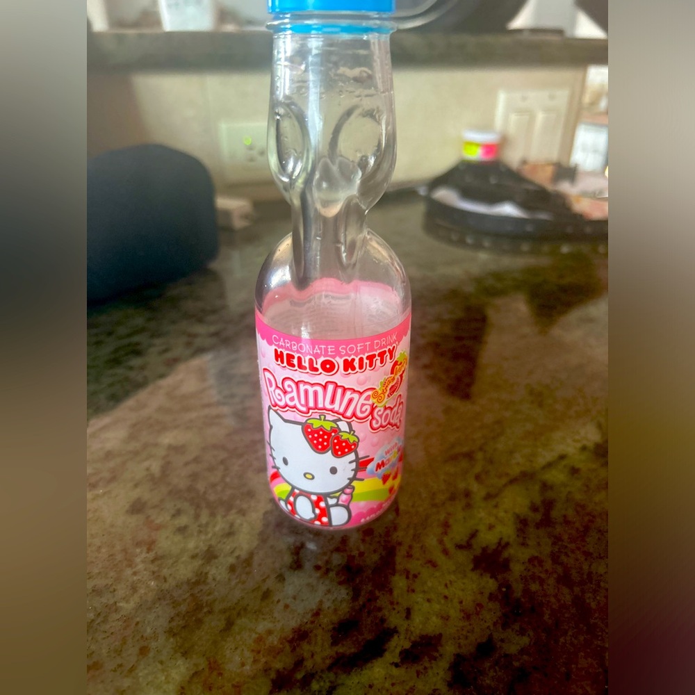 Ramune Hello Kitty Flower Glass Holder